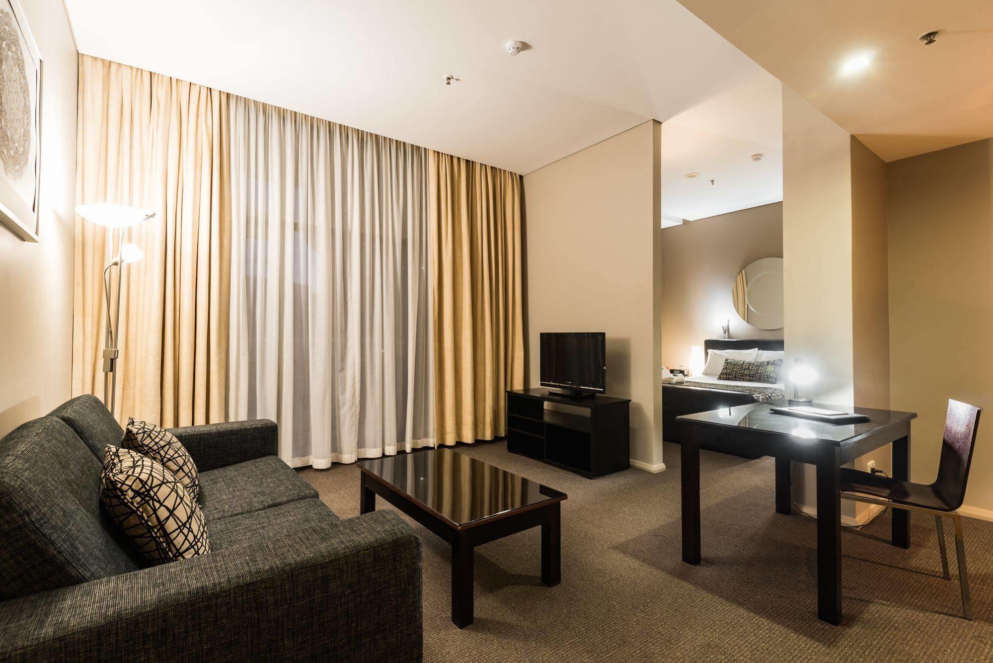 Clarendon Hotel Newcastle Buitenkant foto